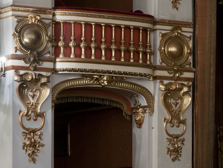 Piacenza, Teatro Municipale, particolari della decorazione (foto Andrea Scardova, IBC) 2016